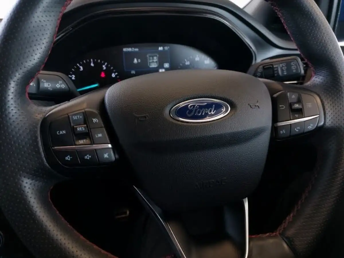 2020-ford-focus-10t-st-line-x-hatchback-big-10