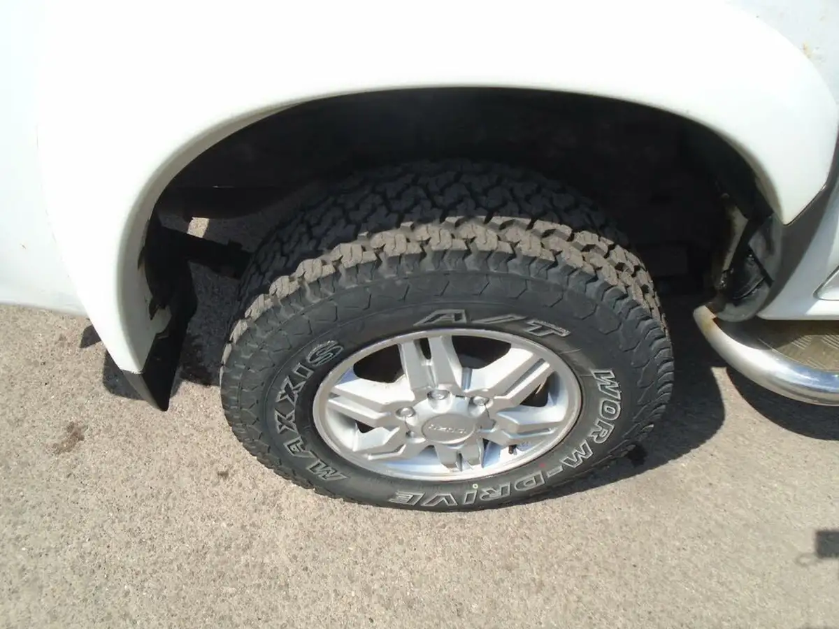 2012-isuzu-rodeo-25td-denver-max-big-17