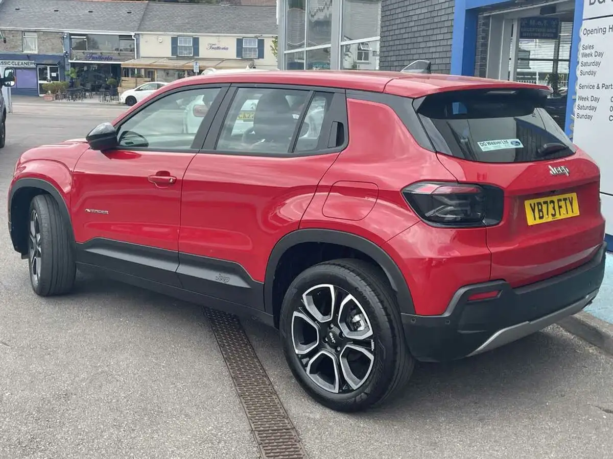 2024-jeep-avenger-12-gse-altitude-big-4
