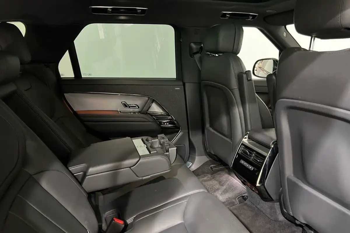 2024-land-rover-range-rover-sport-30-d300-dynamic-se-big-39