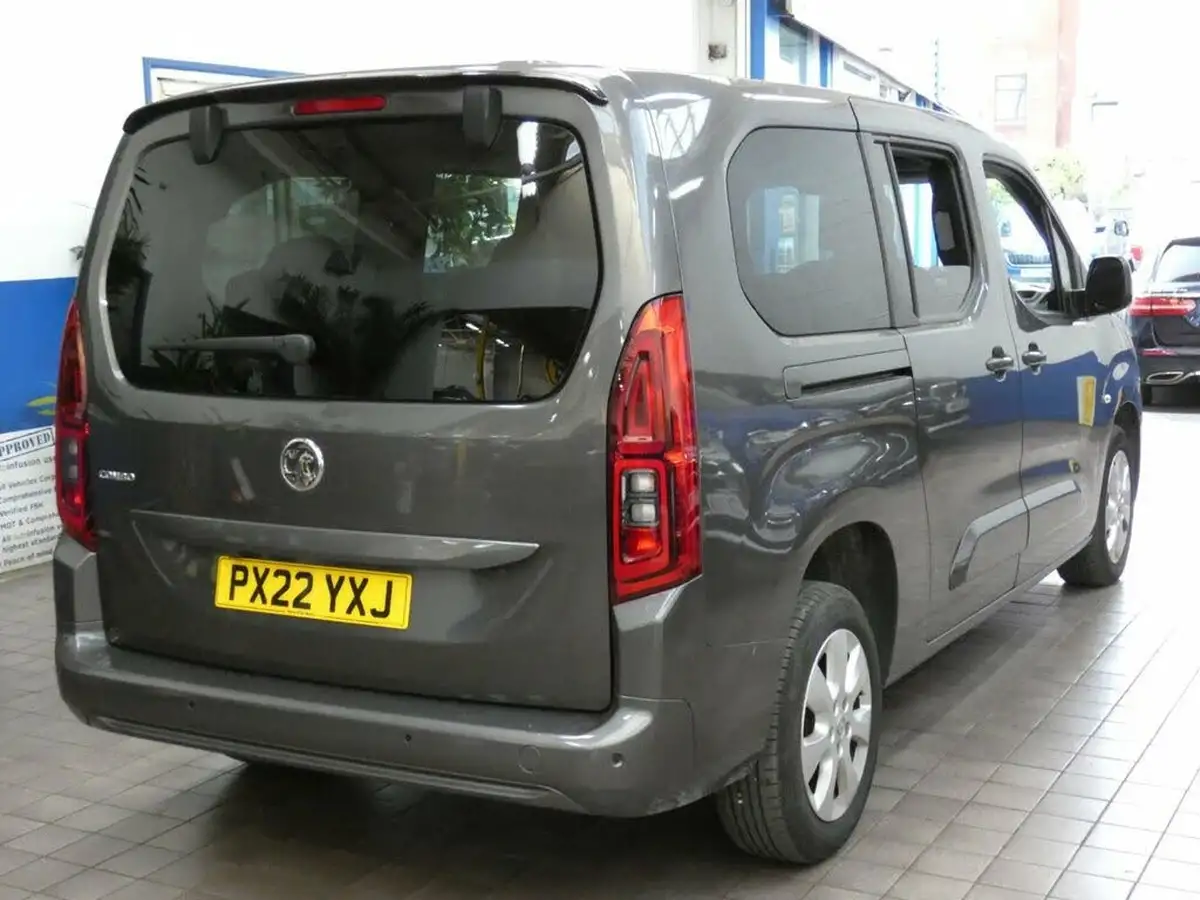 2022-vauxhall-combo-life-15-se-xl-100ps-big-29