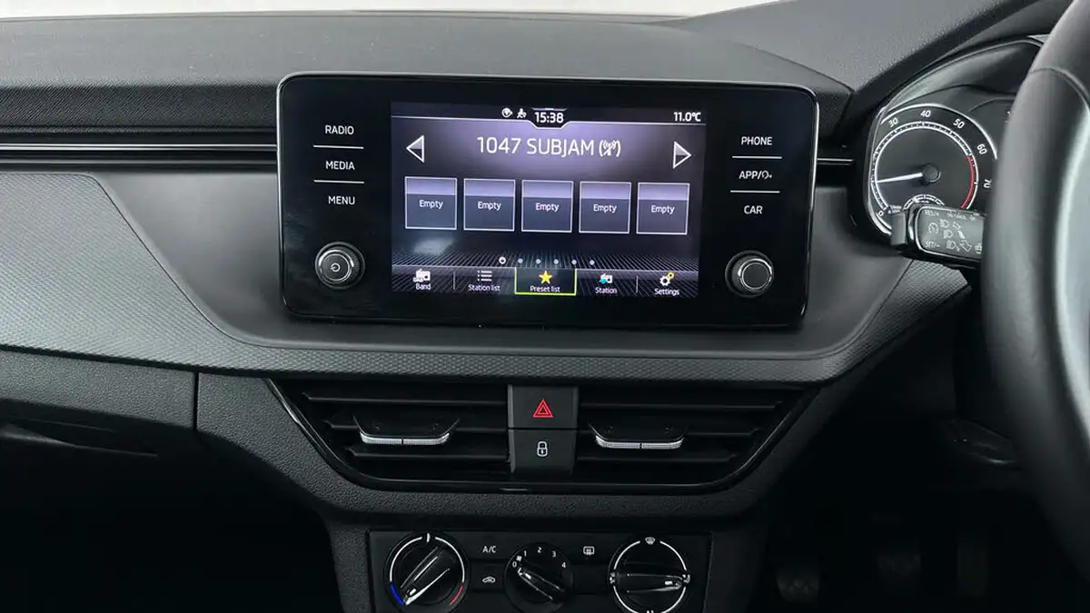2021-skoda-kamiq-10-tsi-se-109ps-big-16
