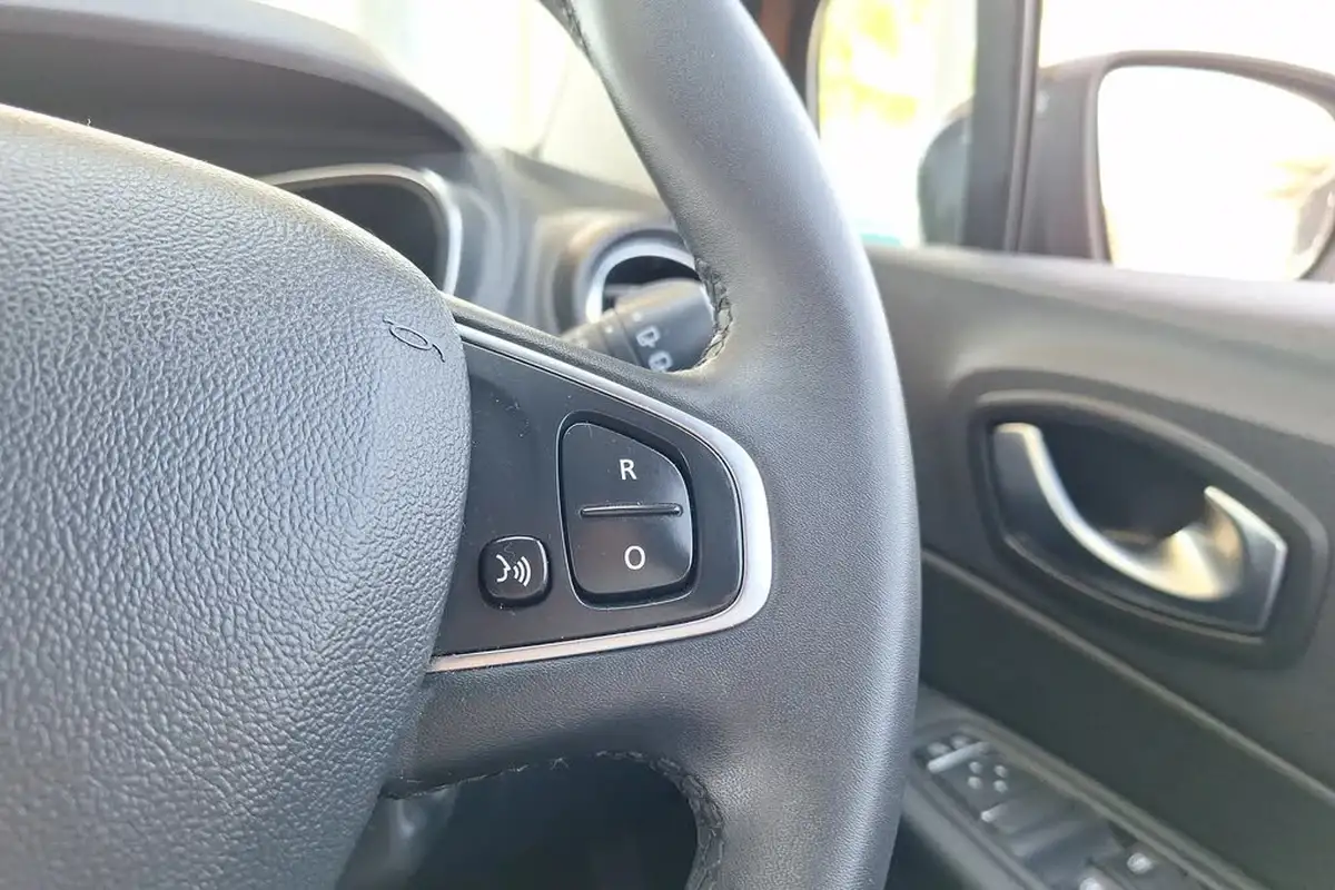 2018-renault-captur-15dci-iconic-big-32