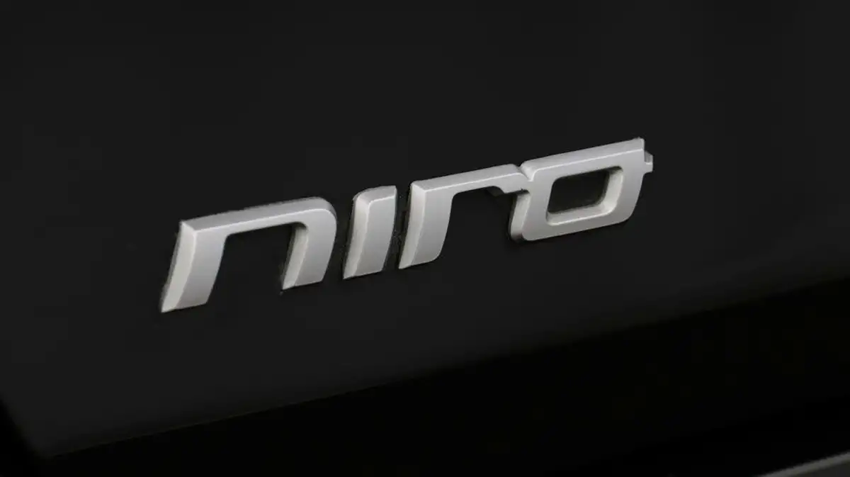 2022-kia-niro-16-gdi-3-156kwh-big-19