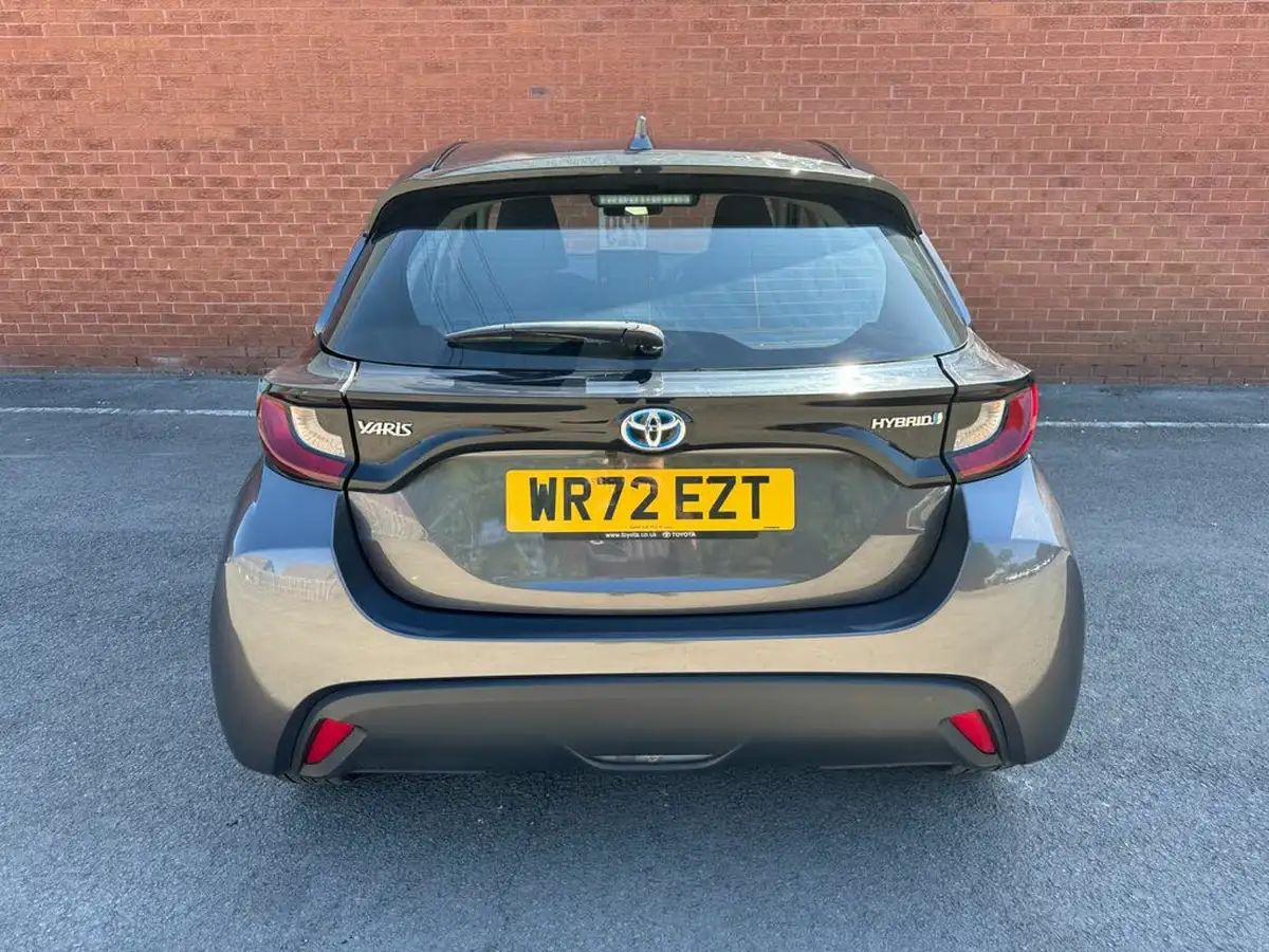 2022-toyota-yaris-15-vvt-i-icon-big-6