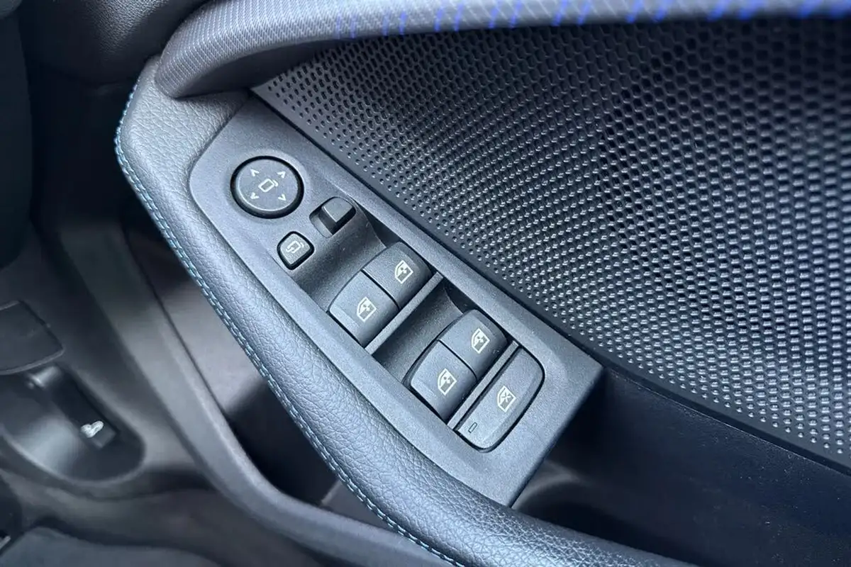 2024-bmw-2-series-15-218i-m-sport-coupe-4d-dct-big-39