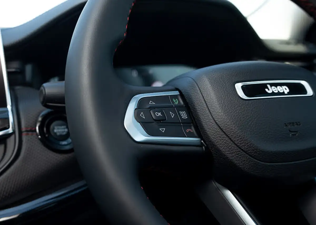 2025-jeep-compass-13-gse-trailhawk-big-13