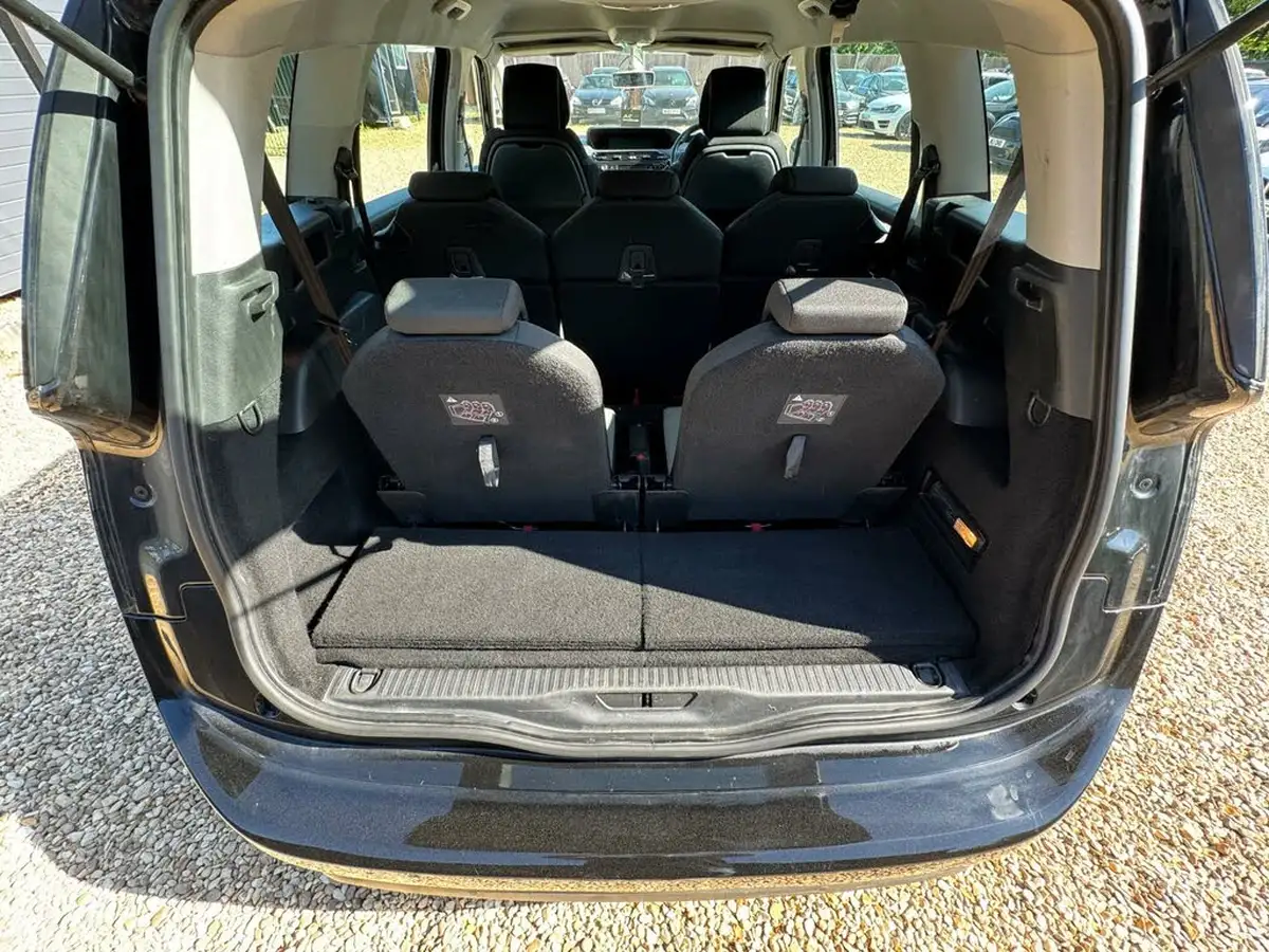 2015-citroen-grand-c4-picasso-16e-hdi-vtr-115ps-big-26