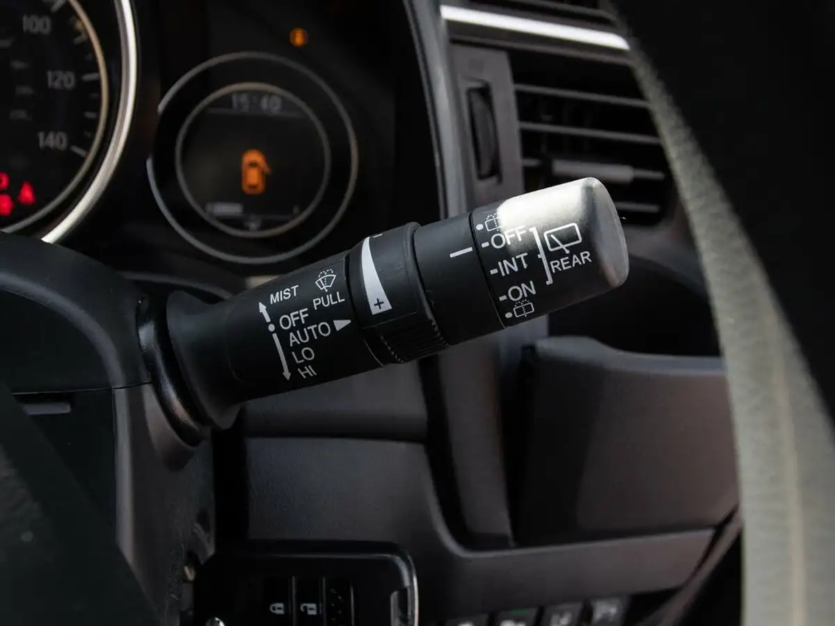 2018-honda-jazz-13-i-vtec-se-navi-cvt-big-17