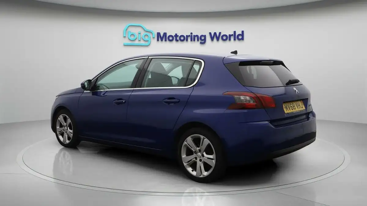 2018-peugeot-308-15-bluehdi-allure-15-bluehdi-big-5