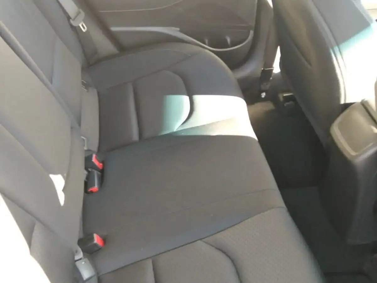2018-hyundai-i30-10-t-gdi-se-hatchback-big-12