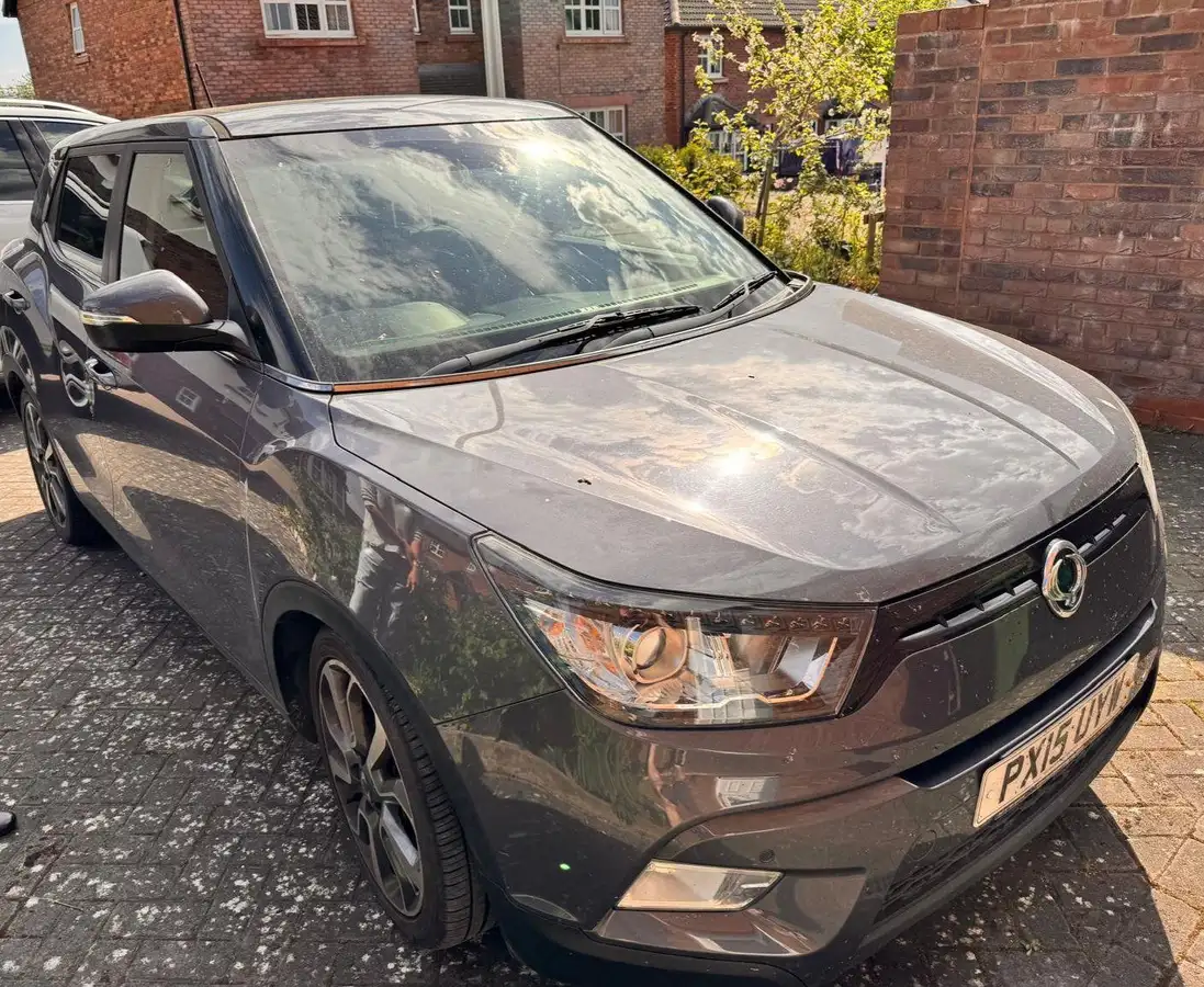 2015-kgm-ssangyong-tivoli-16-elx-auto-big-0