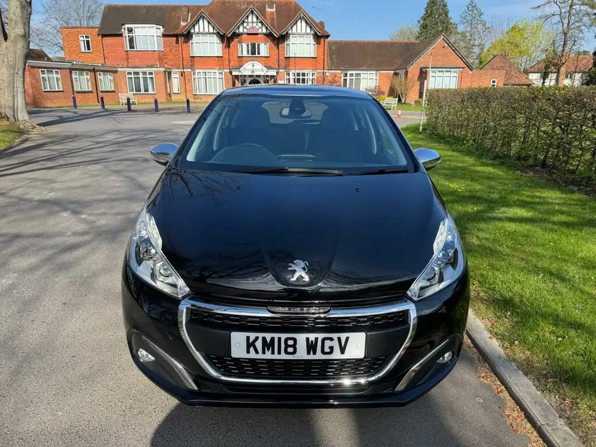 2018-peugeot-208-12-puretech-allure-premium-ss-big-1