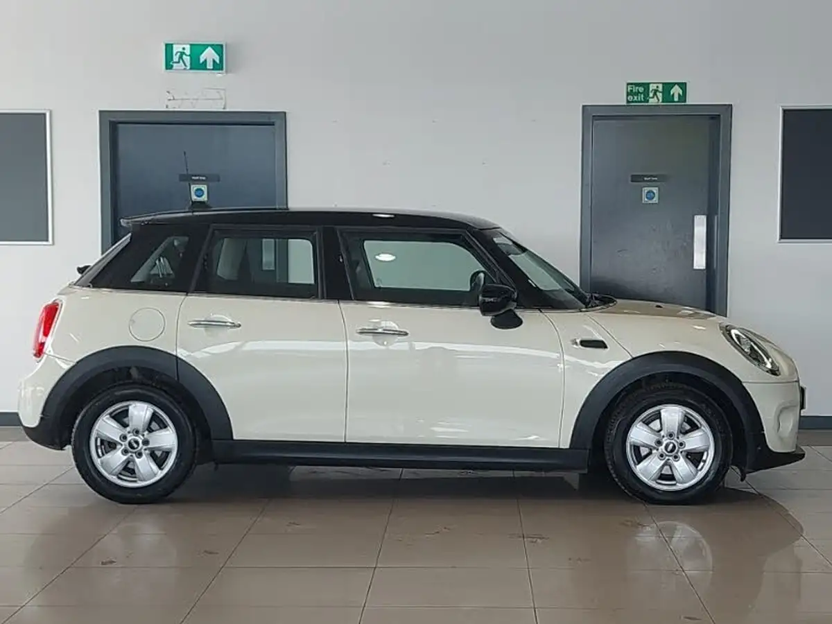 2020-mini-countryman-15-cooper-classic-big-2