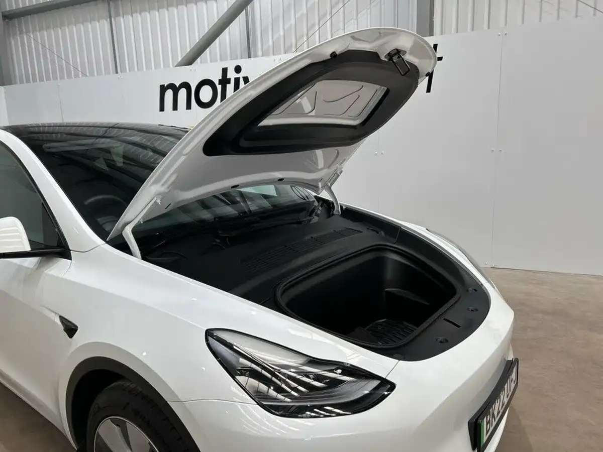 2022-tesla-model-y-e-long-range-big-4