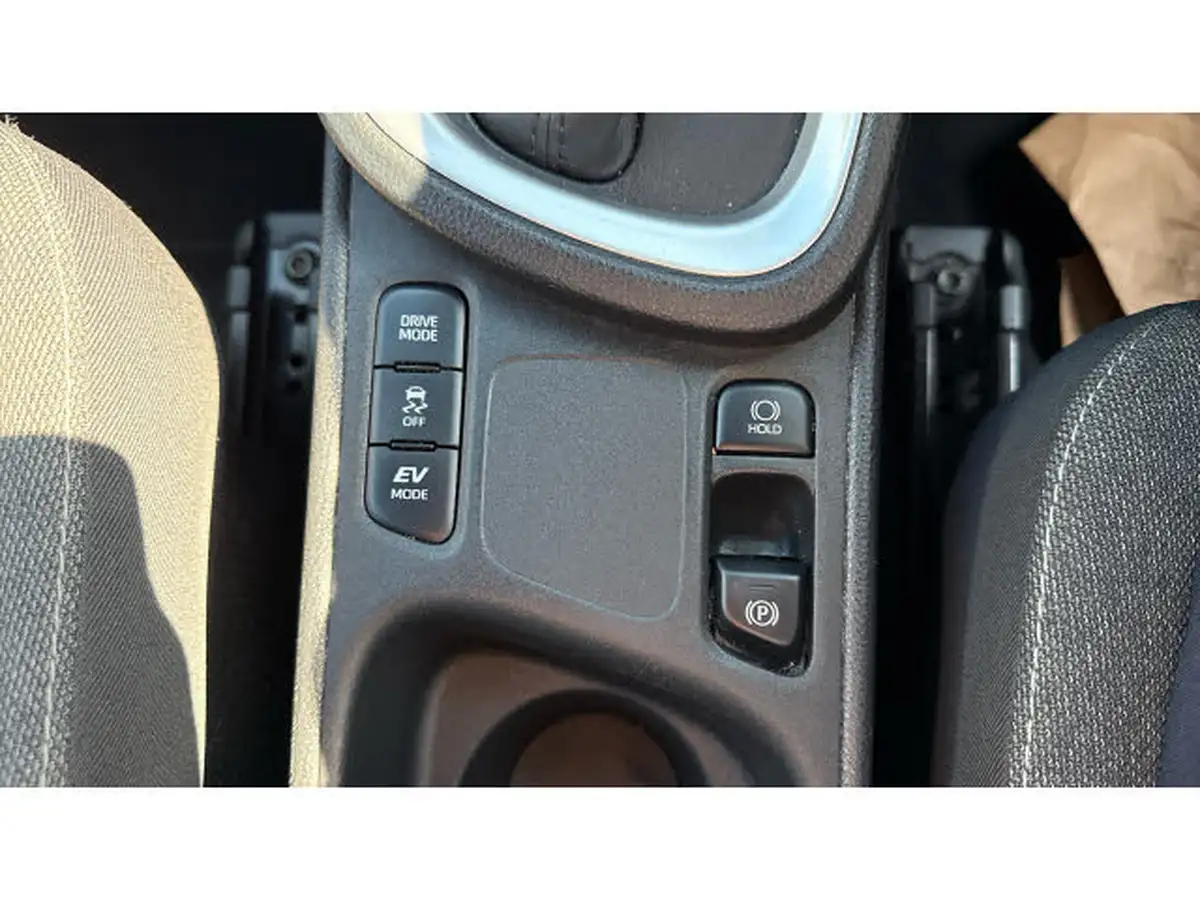2021-toyota-yaris-15-vvt-i-design-panoramic-roof-big-22