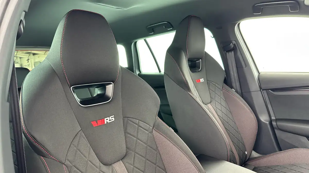 2024-skoda-octavia-20-tsi-vrs-245ps-estate-dsg-big-26