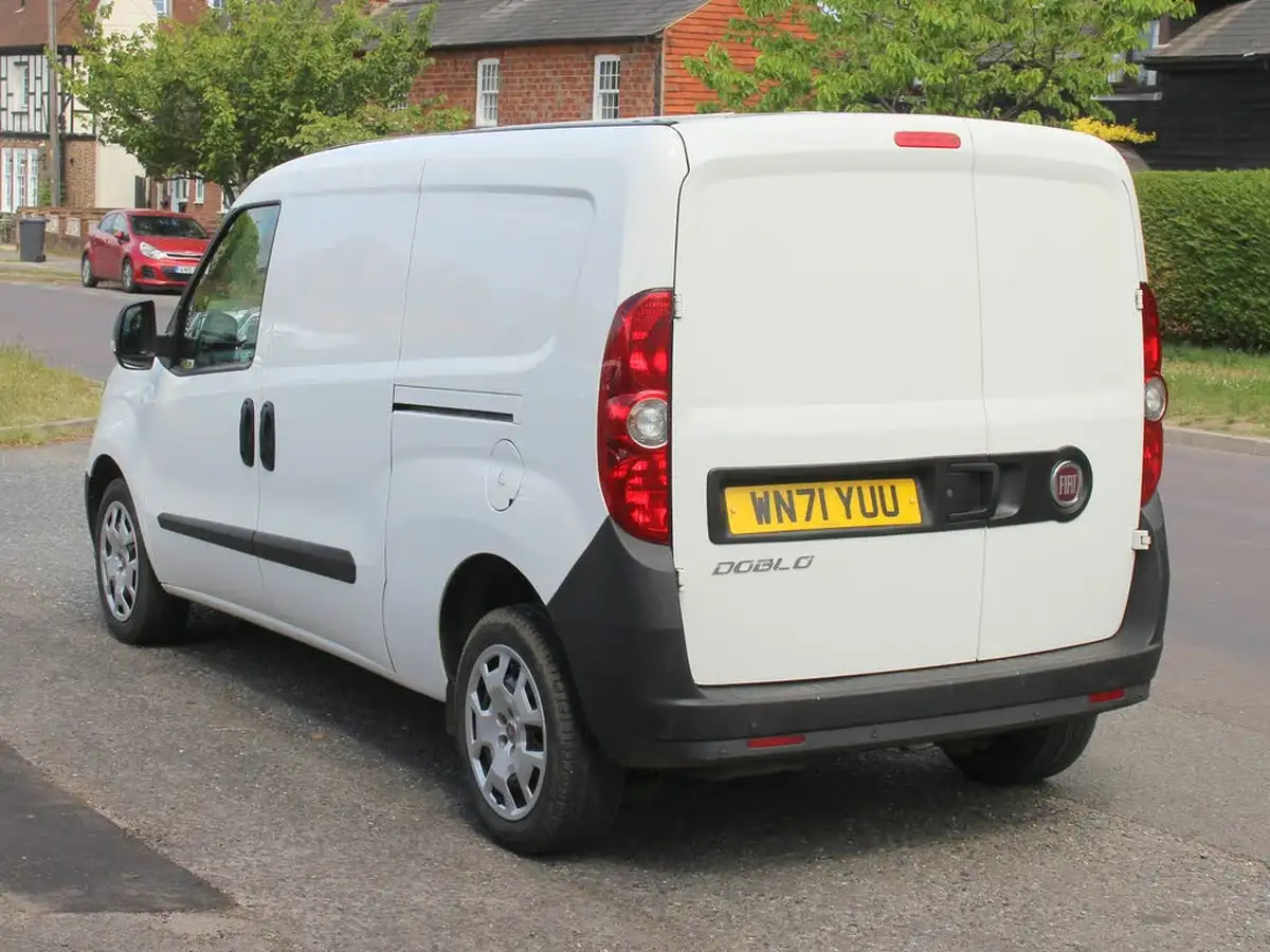 2021-fiat-doblo-cargo-13td-l2h1-maxi-panel-van-big-36