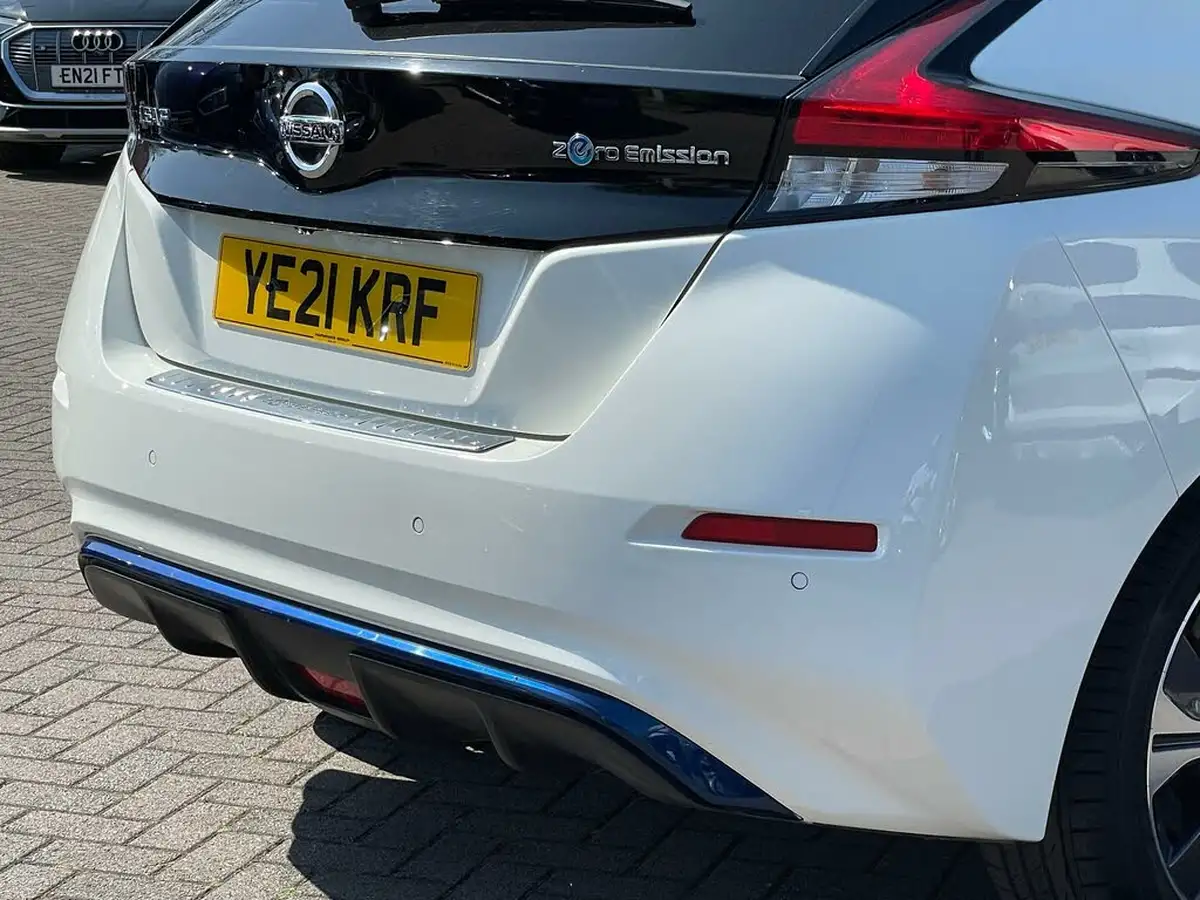 2021-nissan-leaf-e-tekna-big-22
