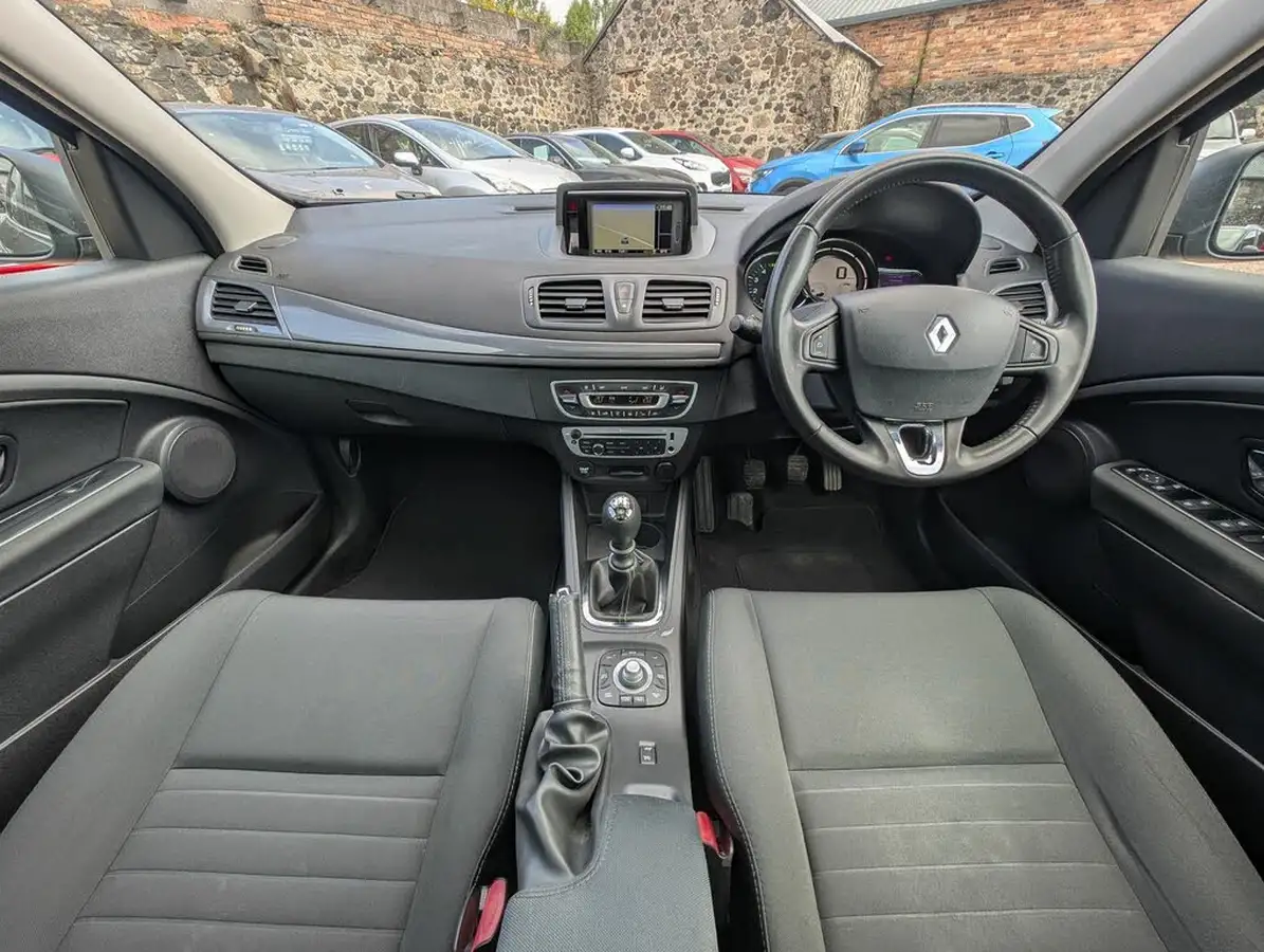 2015-renault-megane-15td-limited-big-5