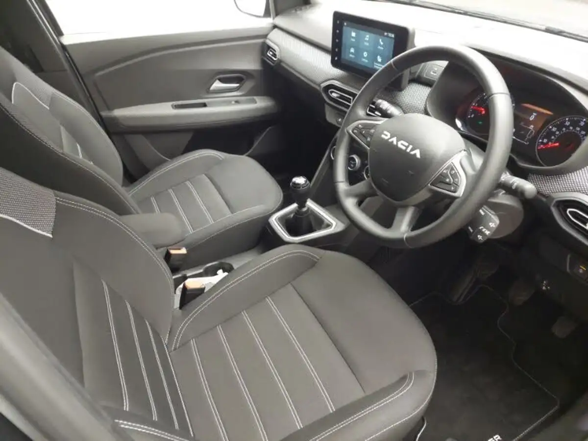 2024-dacia-jogger-10-tce-expression-big-13