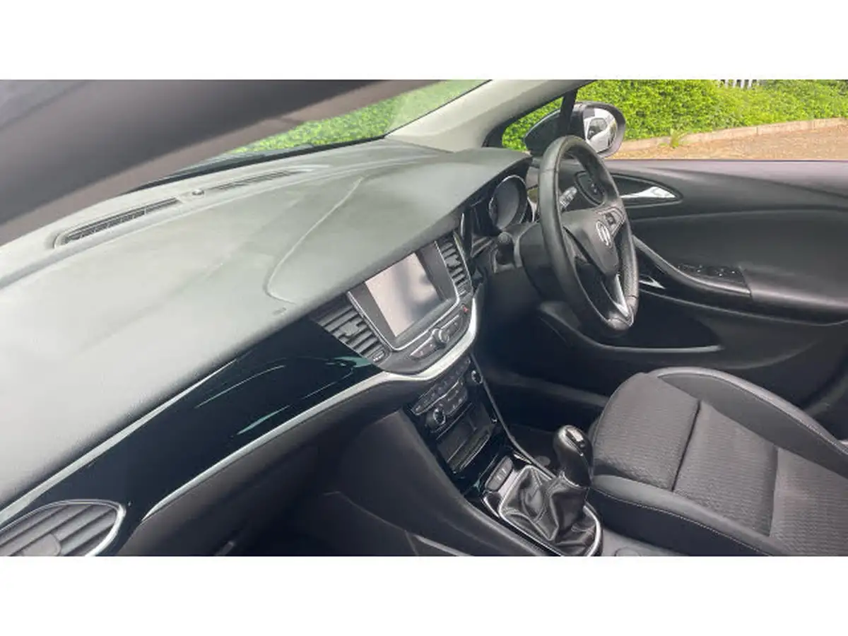 2019-vauxhall-astra-16cdti-griffin-big-8