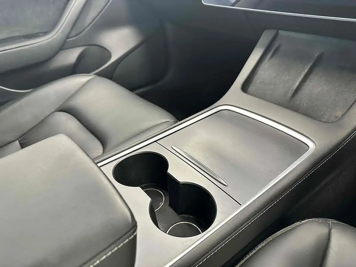 2021-tesla-model-3-e-performance-4x4-big-26