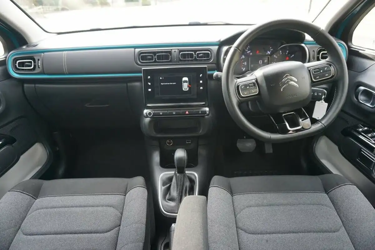 2023-citroen-c3-12-puretech-shine-plus-110ps-ss-eat6-big-4
