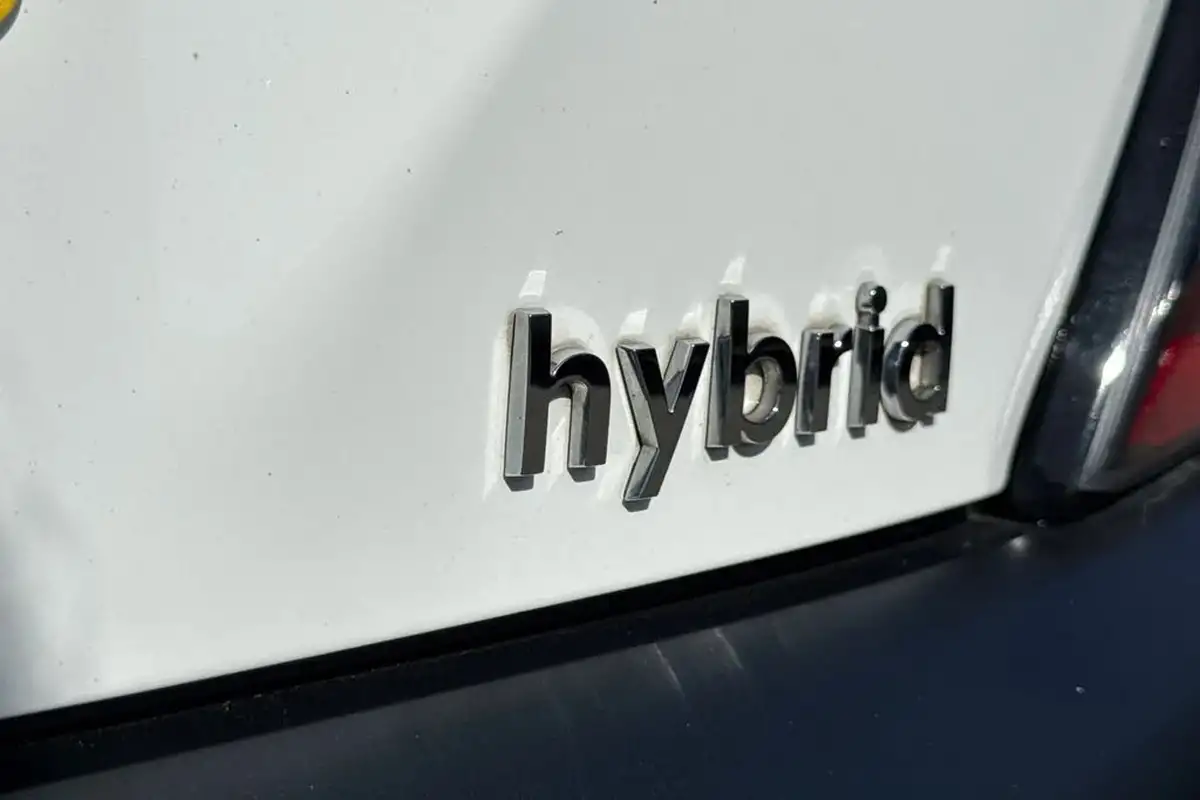 2022-hyundai-kona-16-gdi-premium-big-40