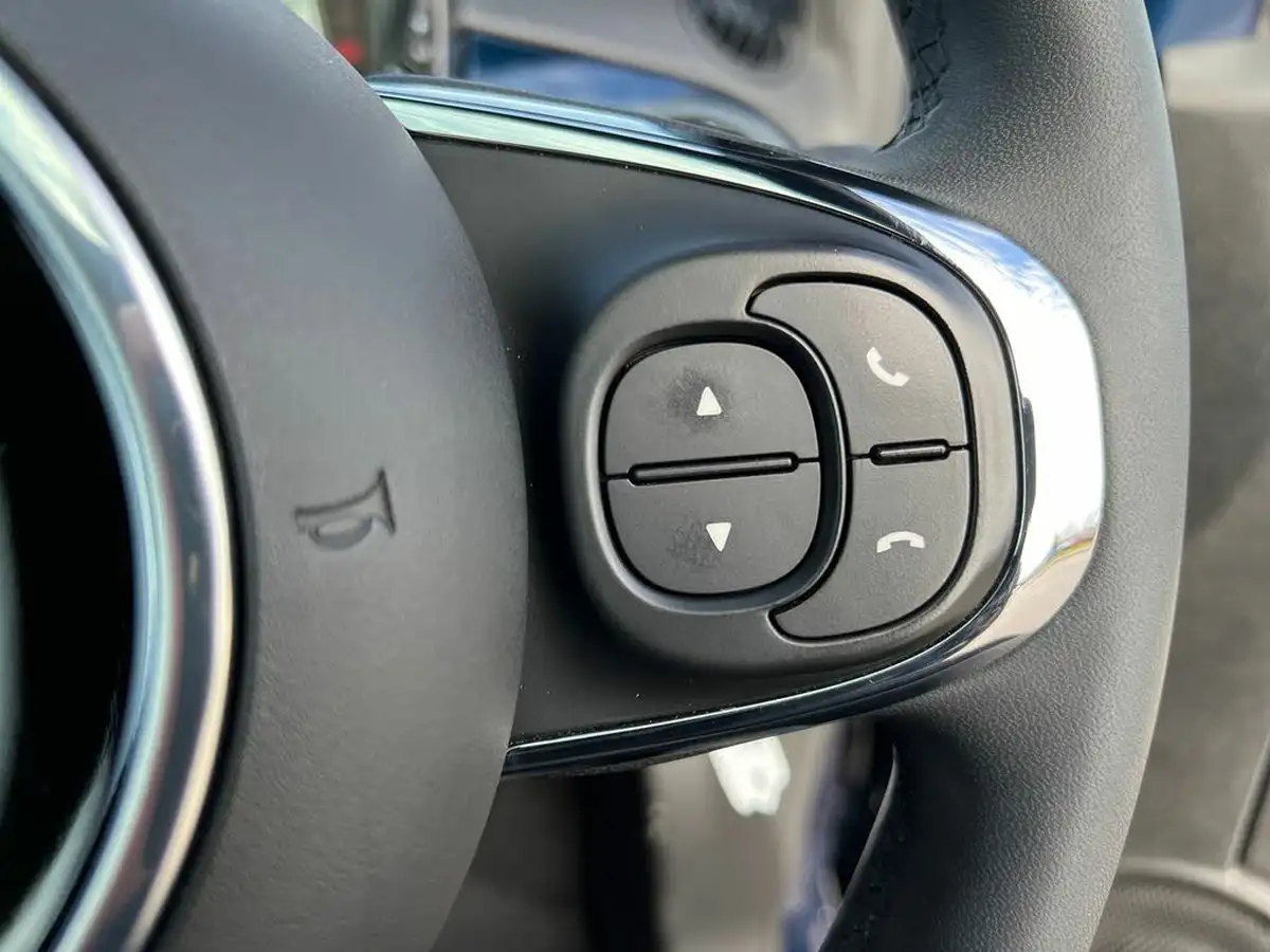 2022-fiat-500-10-dolcevita-big-26
