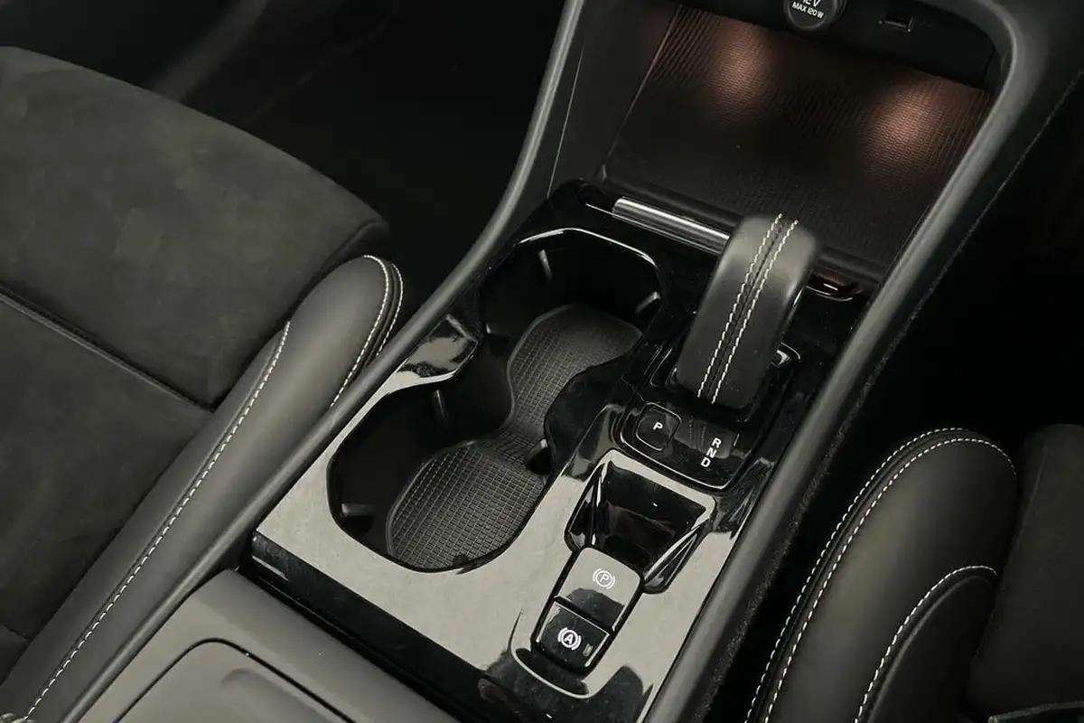 2021-volvo-xc40-15-t3-r-design-161bhp-auto-big-12