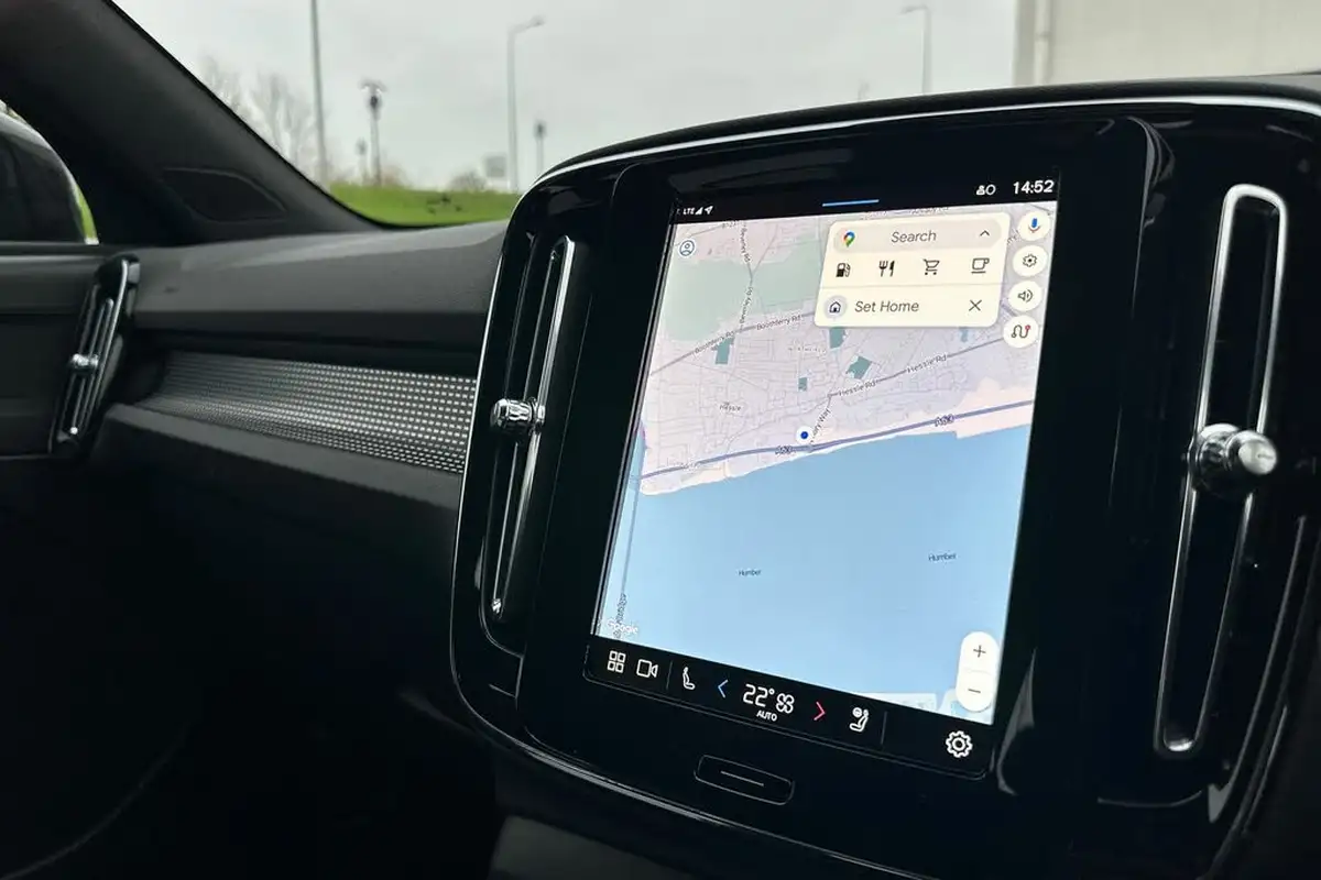 2024-volvo-xc40-20-b3-plus-big-14