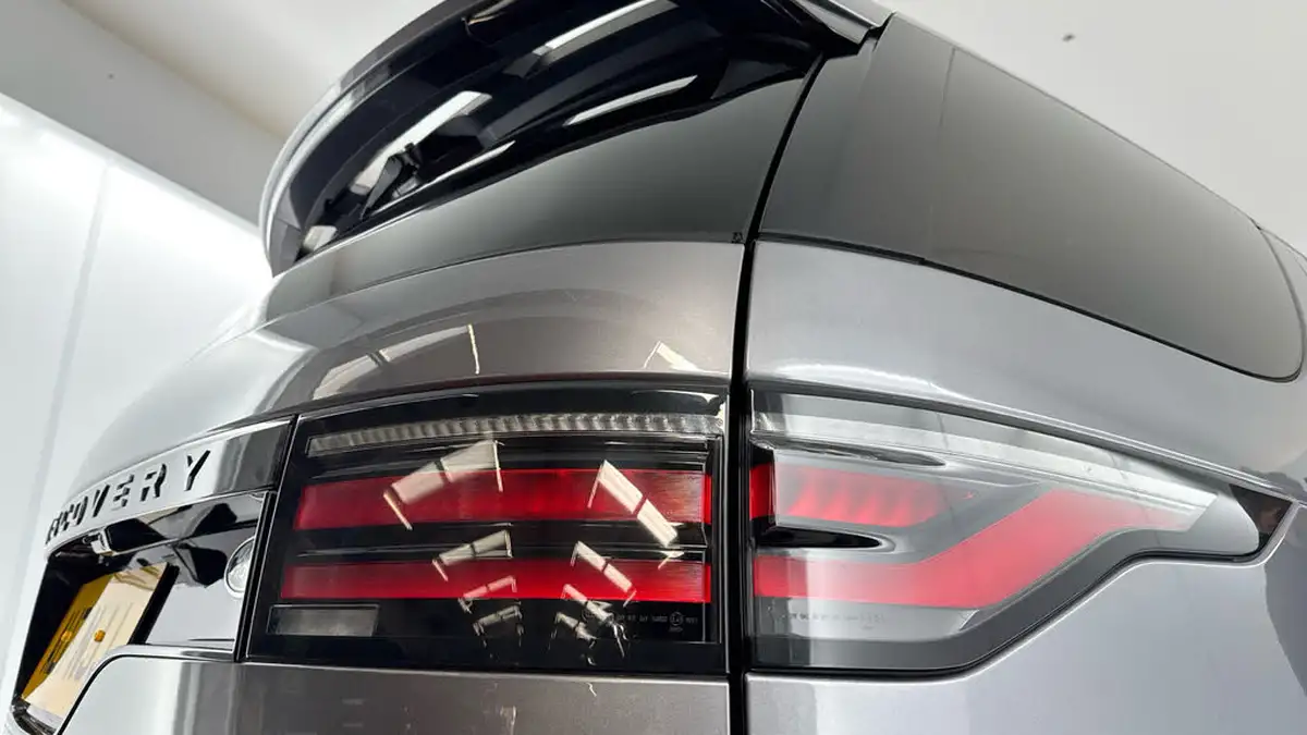 2021-land-rover-discovery-30-d250-r-dynamic-se-250ps-big-23