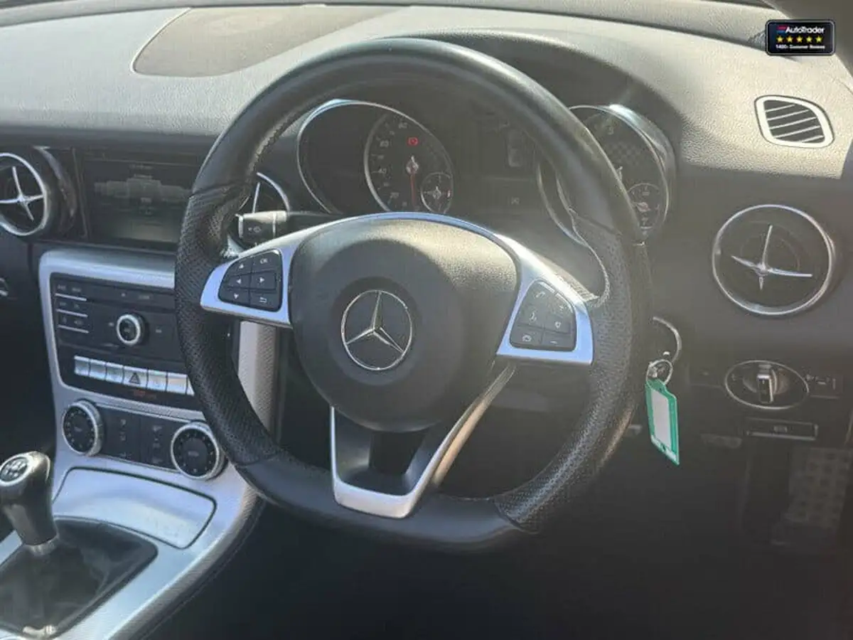 2019-mercedes-benz-slc-16-slc180-amg-line-big-9