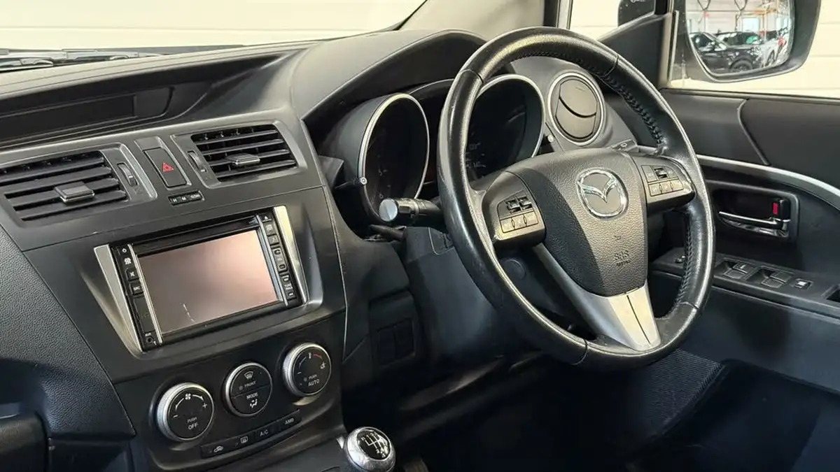 2012-mazda-mazda5-16d-sport-big-40