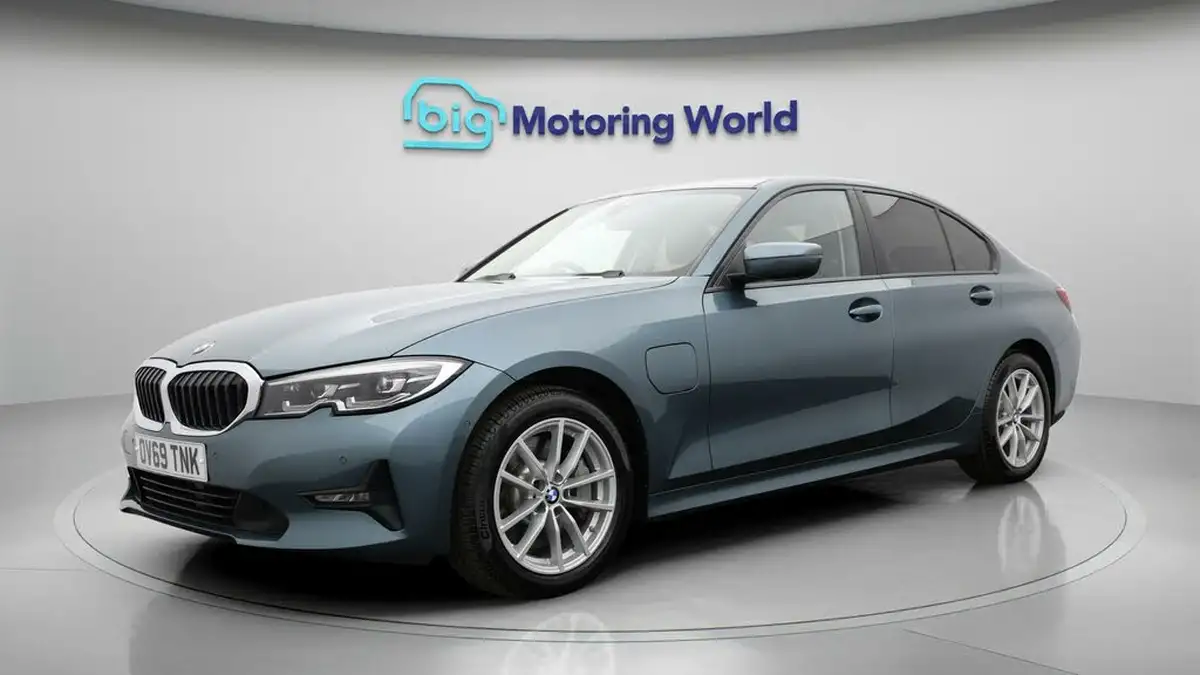 2019-bmw-3-series-20-330e-se-pro-big-2