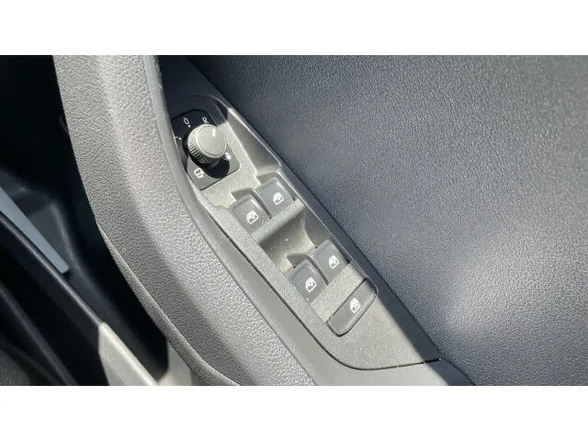 2018-skoda-karoq-15-tsi-se-act-big-33