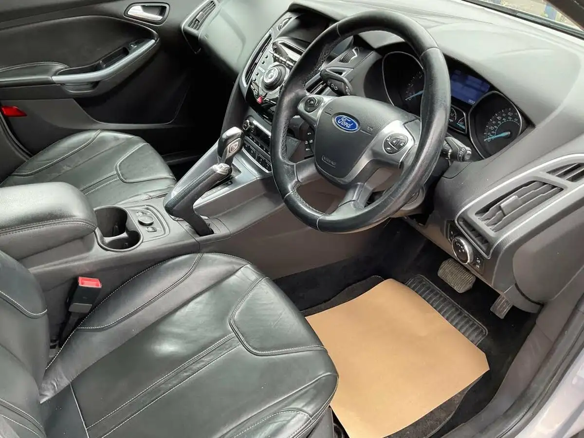 2013-ford-focus-20td-titanium-x-estate-powershift-big-11