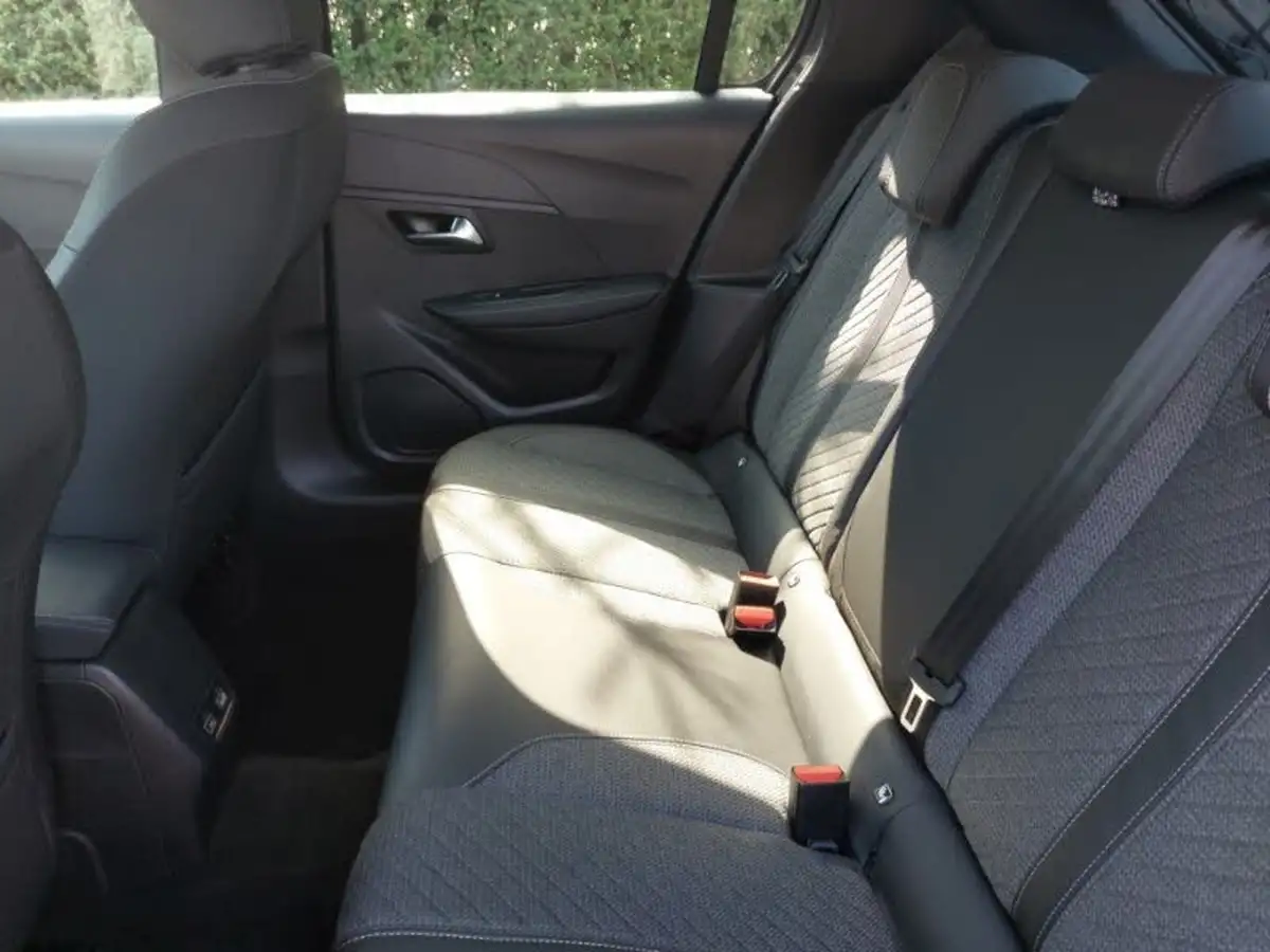 2024-peugeot-208-12-puretech-allure-big-5
