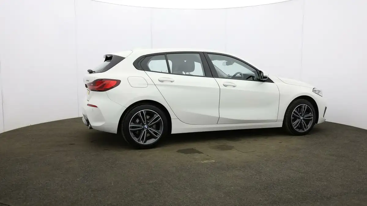 2021-bmw-1-series-20td-120d-xdrive-sport-lcp-big-55