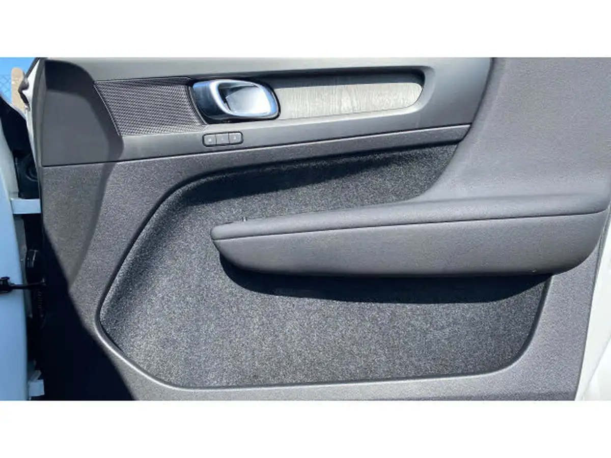 2022-volvo-xc40-15-t4-inscription-big-14