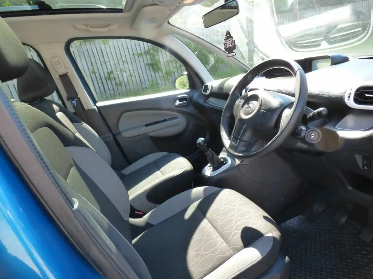 2013-citroen-c3-picasso-16td-selection-big-16