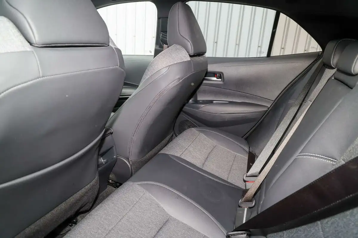 2022-toyota-corolla-18-vvt-i-design-120bhp-trk-hatchback-5d-big-11