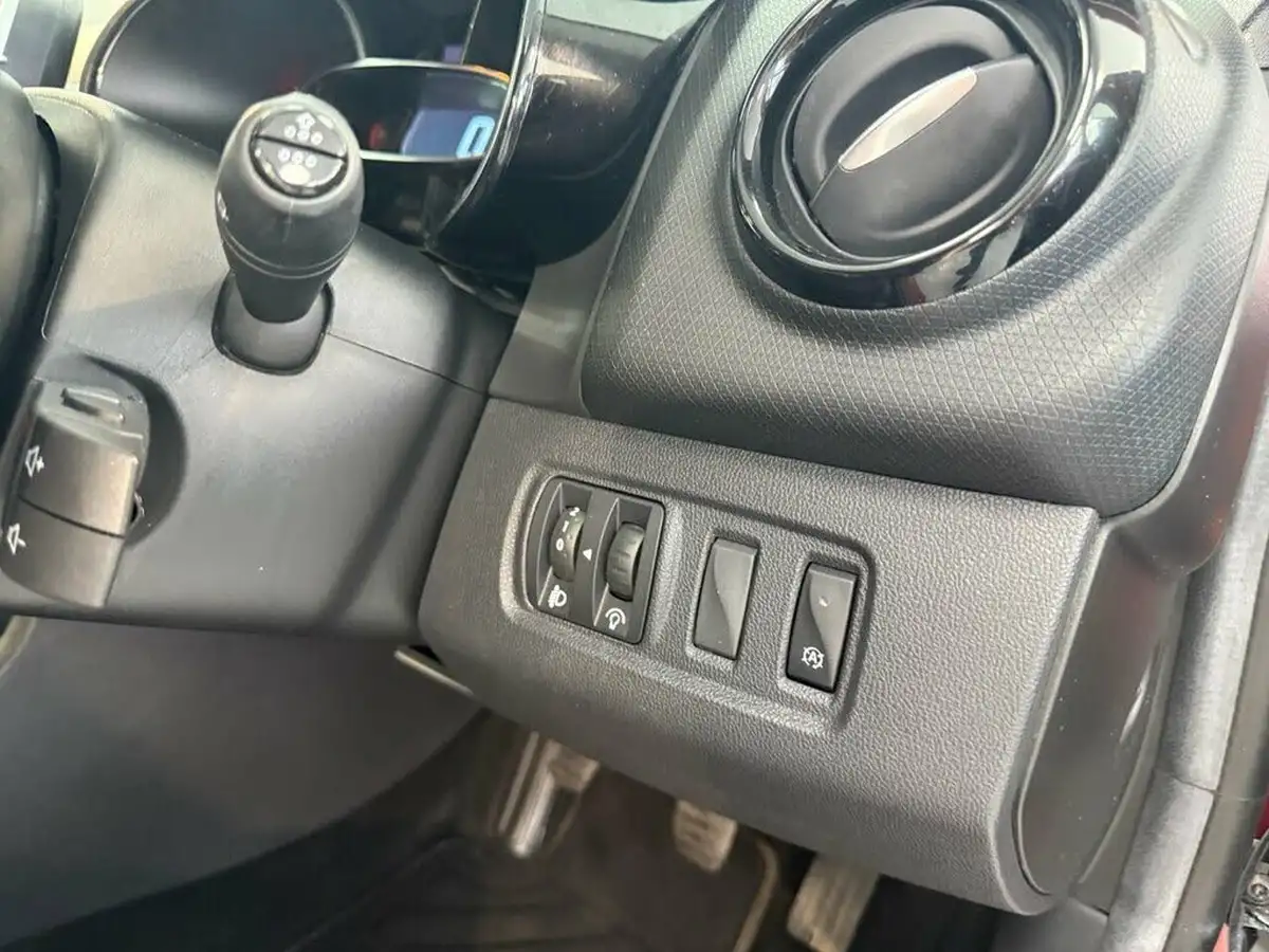 2018-renault-clio-09-tce-dynamique-nav-big-27