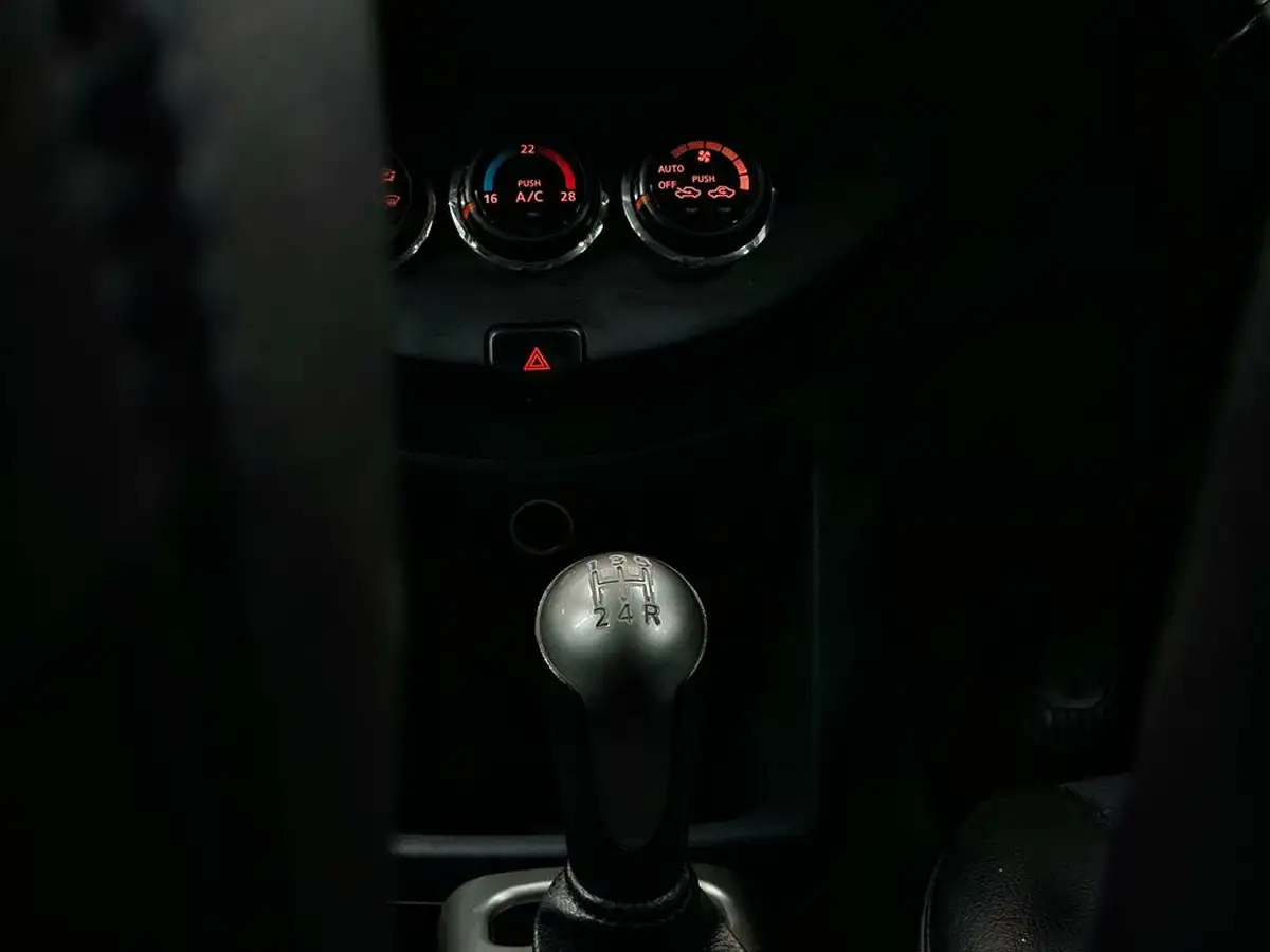 2012-nissan-note-14-n-tec-big-34