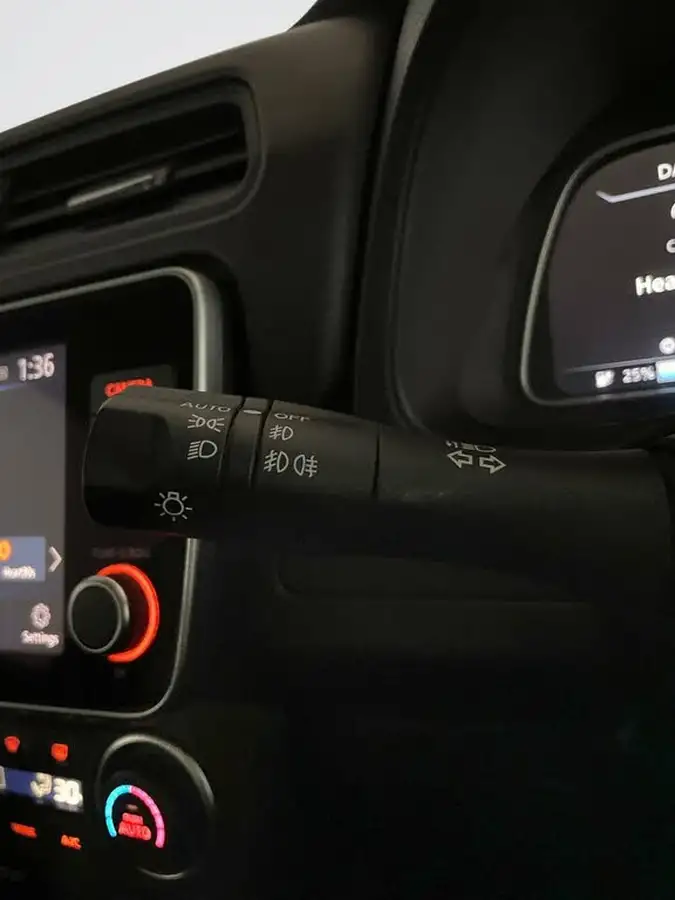 2022-nissan-leaf-e-acenta-39kwh-big-14