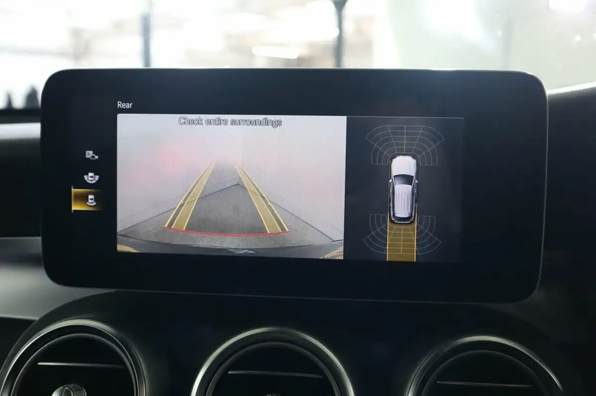 2019-mercedes-benz-glc-class-20d-glc220d-amg-line-premium-station-wagon-5d-big-44