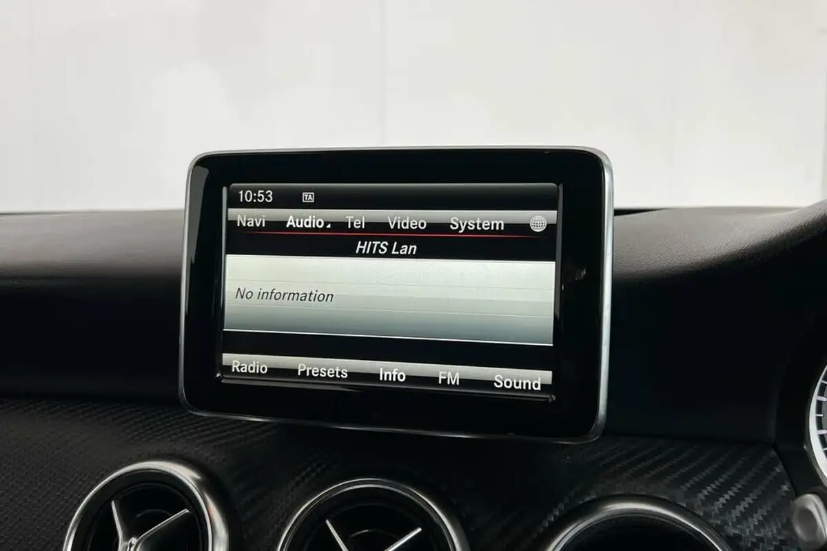 2015-mercedes-benz-a-class-21cdi-a200-night-edition-7g-dct-big-14