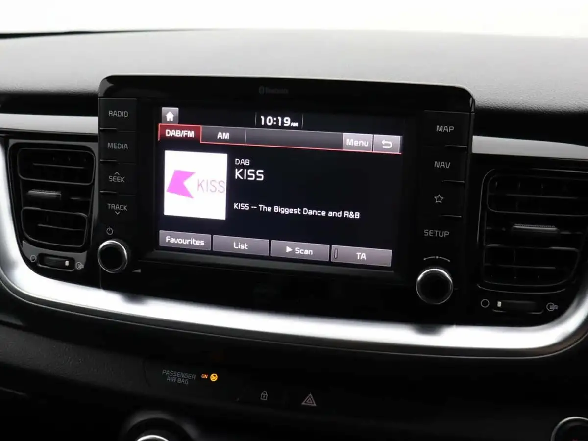 2020-kia-stonic-10-t-gdi-4-dct-big-22