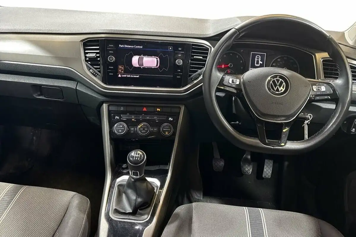 2021-volkswagen-t-roc-15-tsi-design-hatchback-5d-big-9